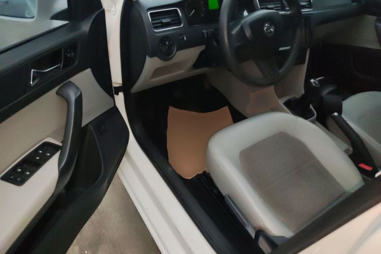 Used Skoda Rapid 2015 1.6L Manual Smart Selection Model