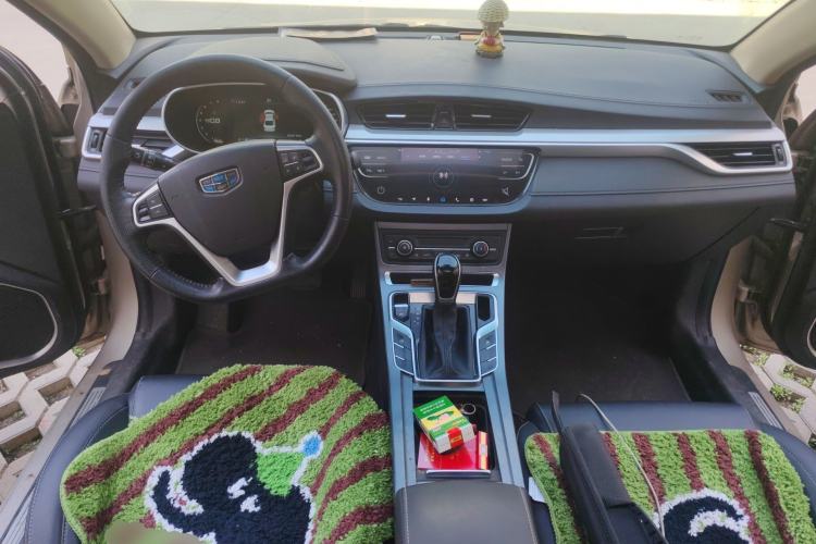 Used Geely Auto Emgrand 2018 1.5L CVT Upward Connect Edition Center Console