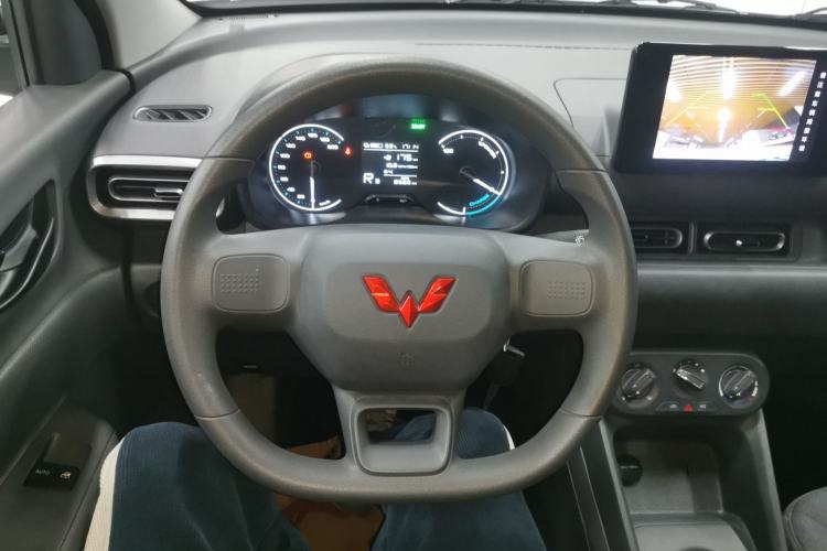 Used Wuling Hongguang New Energy 2024 All-Electric Model 300KM Practical Version
