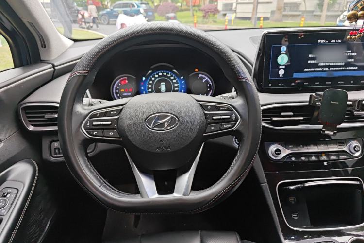 Used Hyundai Santa Fe 2020 380 TGDi Automatic Two-Wheel Drive GLS Luxury Edition Steering Wheel