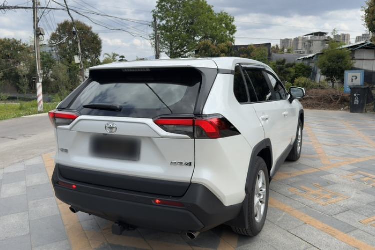 Used Toyota RAV4 2023 2.0L CVT Two-Wheel Drive Urban Edition Exterior 4