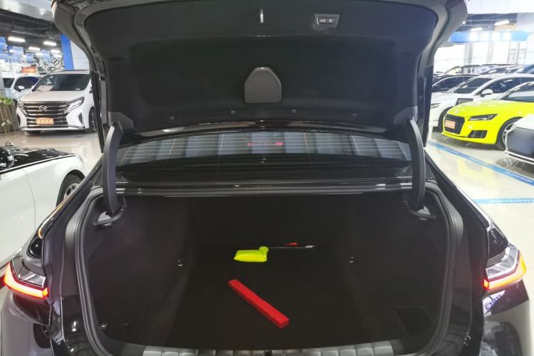 Used BMW 7 Series 2023 735Li Luxury Package Trunk