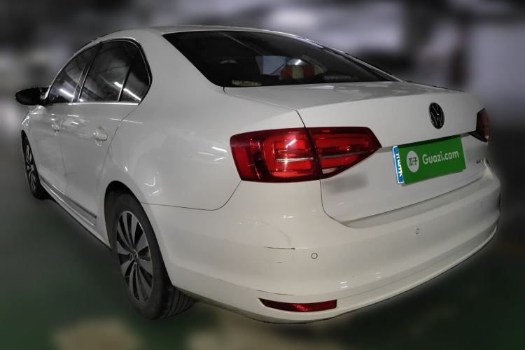 Used Volkswagen Sagitar 2017 230TSI Automatic Comfort Version
