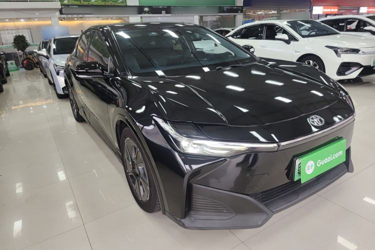 Used Toyota bZ3 2023 517 km Elite PRO Front Right 45 Deg