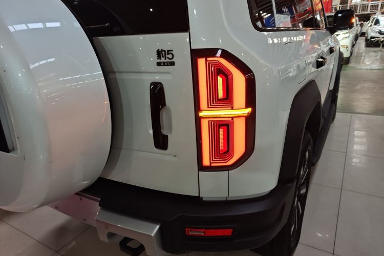 Used Formula Leopard 5 2023 Explore Edition