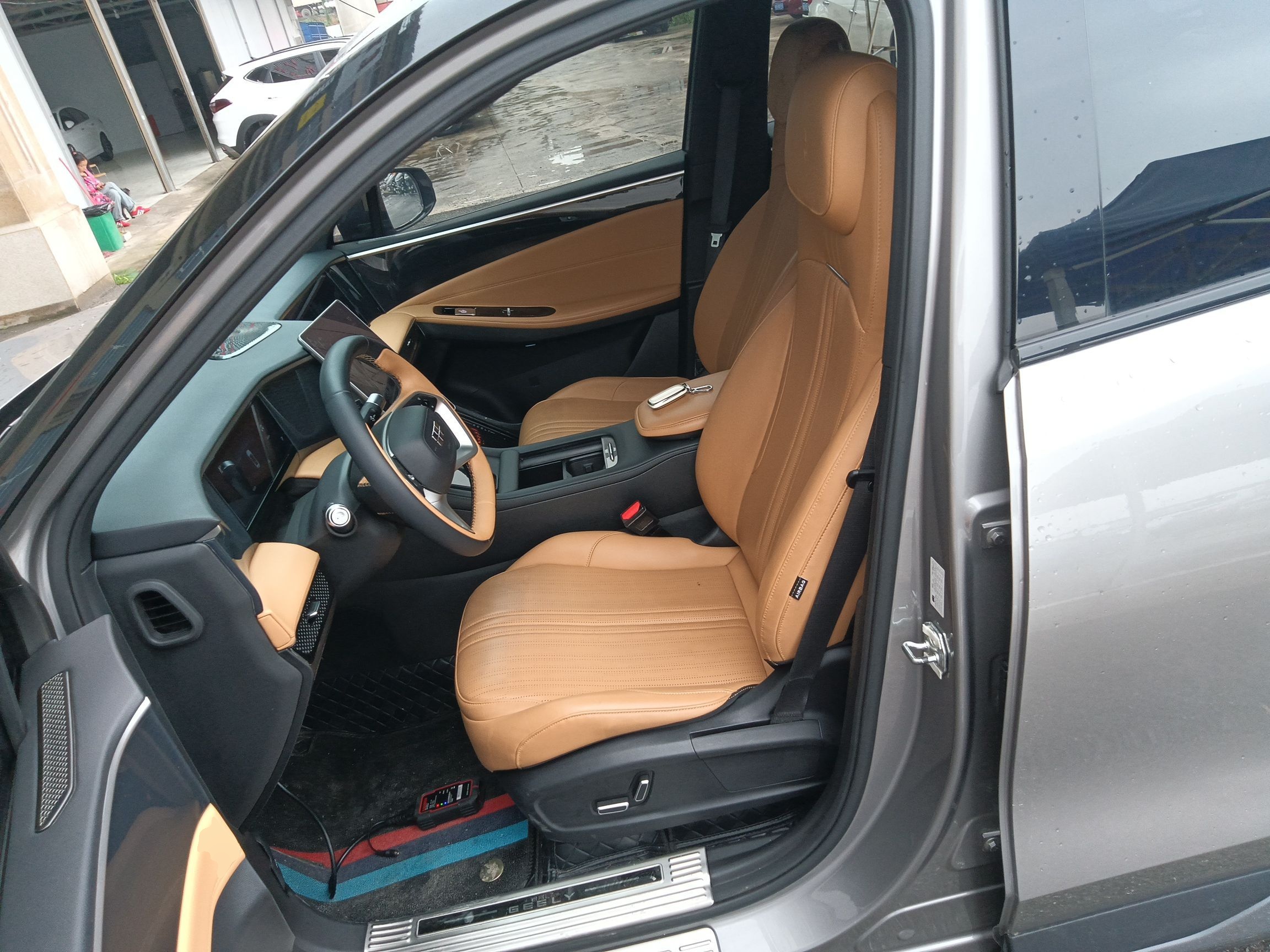 Переднее сиденье в автомобиле