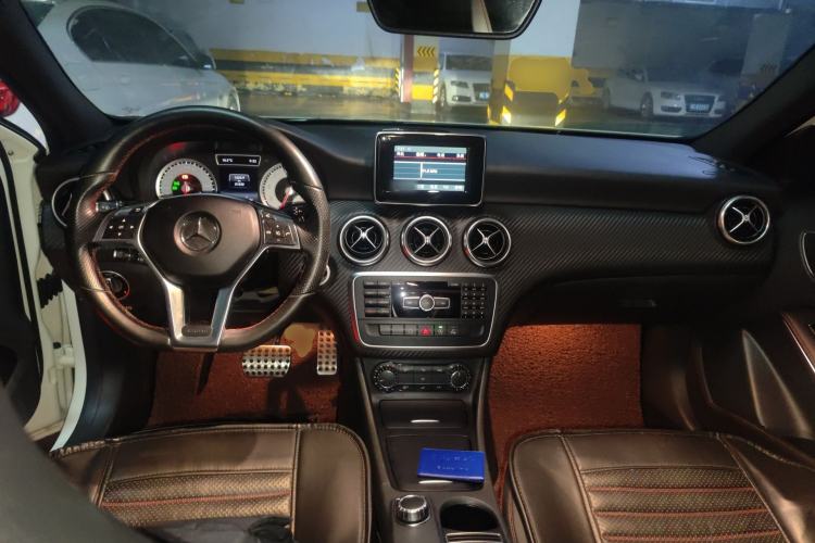 Used Mercedes-Benz A-Class 2015 A 200 Sport Edition Center Console