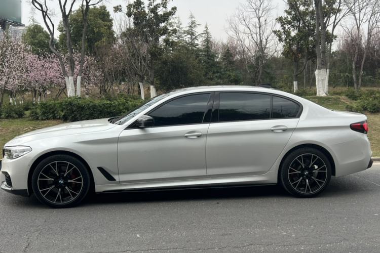 Used BMW 5 Series 2019 530Li Luxury Edition M Sport Package Exterior 3