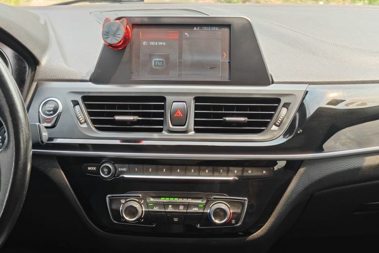 Used BMW 1 Series 2018 118i Sport Edition Audio And AC Panel