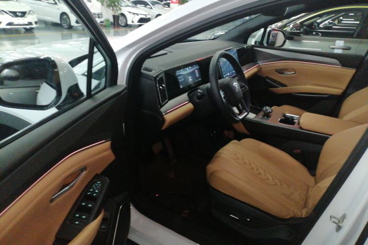 Used BYD Song L DM-i 2024 112 km Beyond Edition
