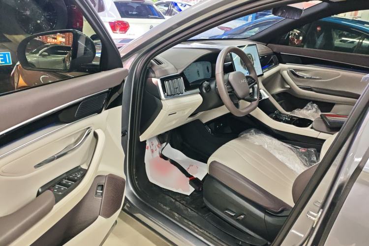 Used BYD Song PLUS New Energy 2025 DM-i Smart Drive 112KM Prestige Model Driver Seat