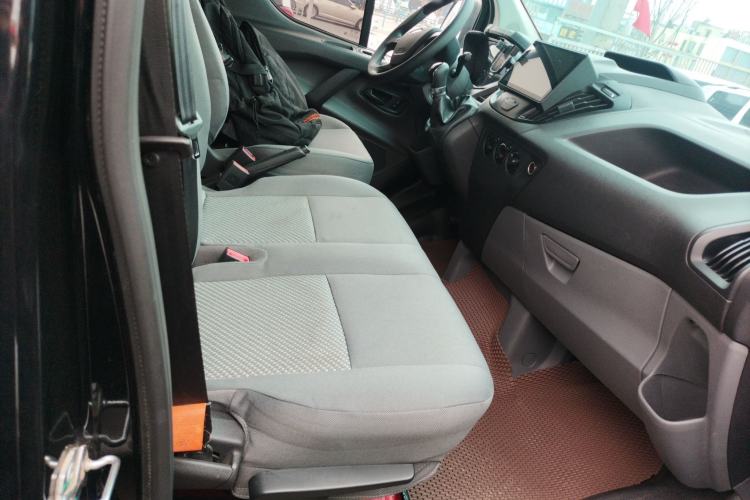 Used Ford Transit 2019 2.0T Diesel Multi-Purpose Commercial Vehicle Mid-Drive Mid-Roof 6-Seater China VI Standard