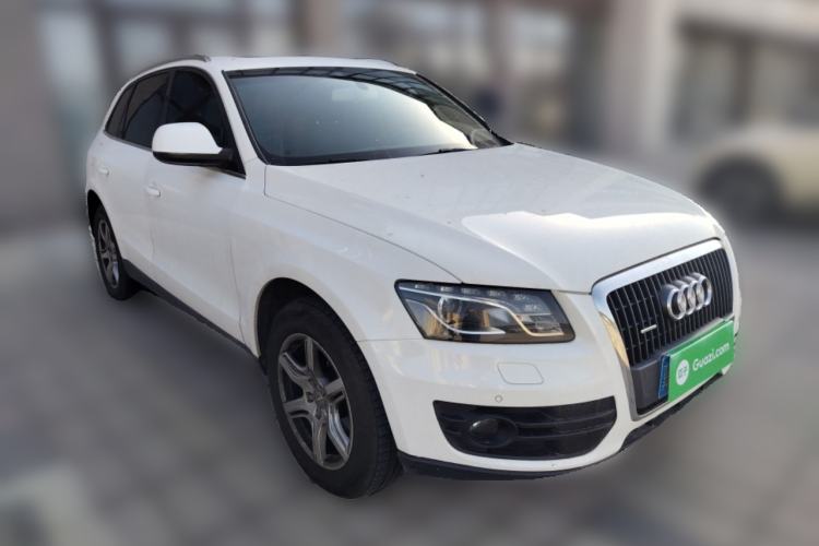 Used Audi Q5 2013 40 TFSI Technology Edition Front Right 45 Deg