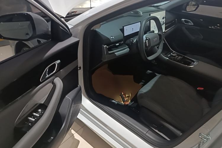 Used Geely Galaxy A7 2025 Model EM-i 150km Starship Edition
