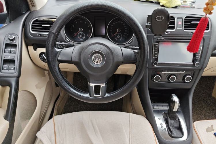 Used Volkswagen Golf 2012 1.6L Automatic Comfort Model Steering Wheel