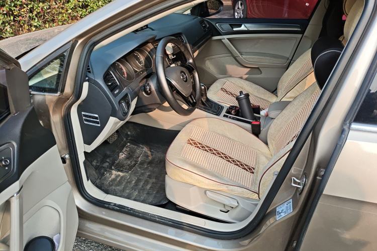 Used Volkswagen Golf 2015 1.6L Automatic Comfort Model
