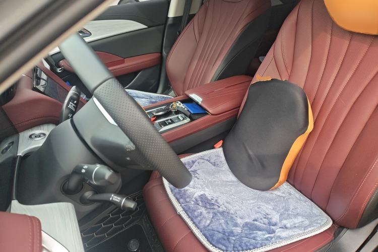 Used Hongqi H5 2025 2.0T Automatic Flag Edition – 500 000 Units Commemorative Version
