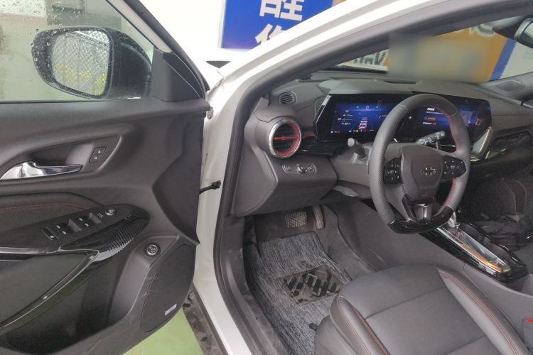 Used Chevrolet Seeker 2022 1.5T CVT RS Bee Wave Edition Driver Seat