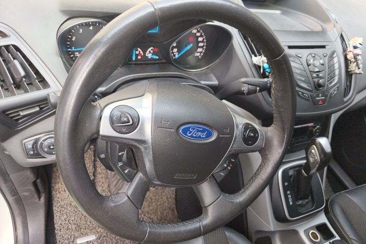 Used Ford Kuga 2013 1.6L GTDi Two-Wheel-Drive Trend Model Steering Wheel