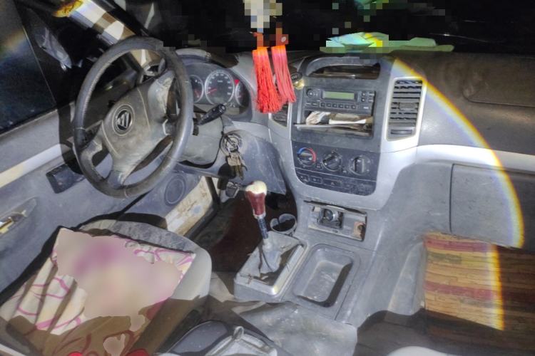 Used Foton Scenic 2014 2.0L Express Classic Short-Wheelbase High-Roof 4Y20M
