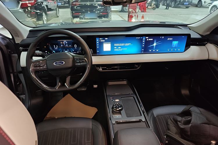 Used Ford Mondeo 2022 Restyled EcoBoost 245 Luxury Version Center Console