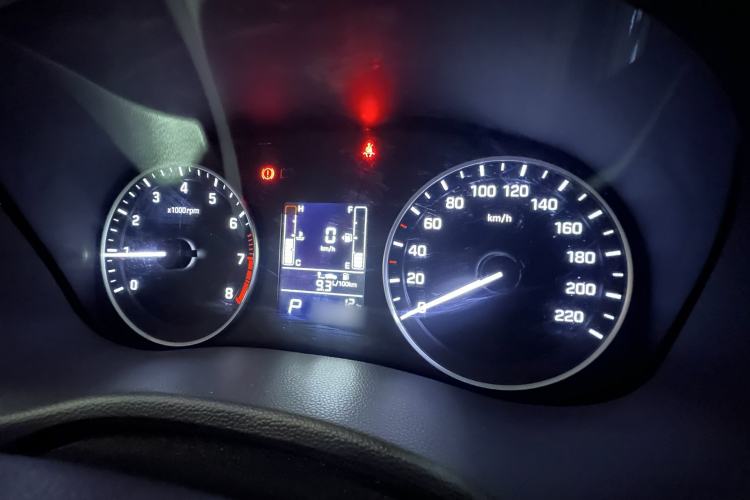 Used Hyundai ix25 2015 1.6L Automatic Two-Wheel-Drive Deluxe DLX Model