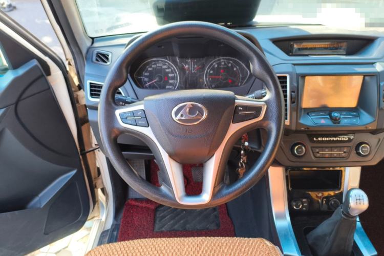 Used Leopaard Q6 2015 2.4L Manual 4x4 Excellence Edition
