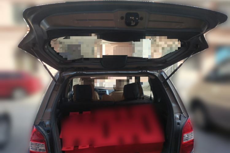 Used Nissan Livina 2010 Jingrui Edition 1.6L Manual Standard Model Trunk