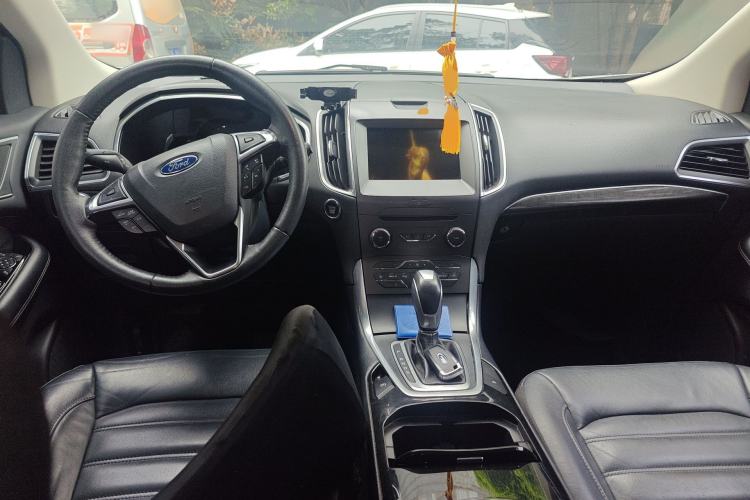 Used Ford Edge 2018 EcoBoost 245 Two-Wheel-Drive Titanium 7-Seater China V Standard Center Console