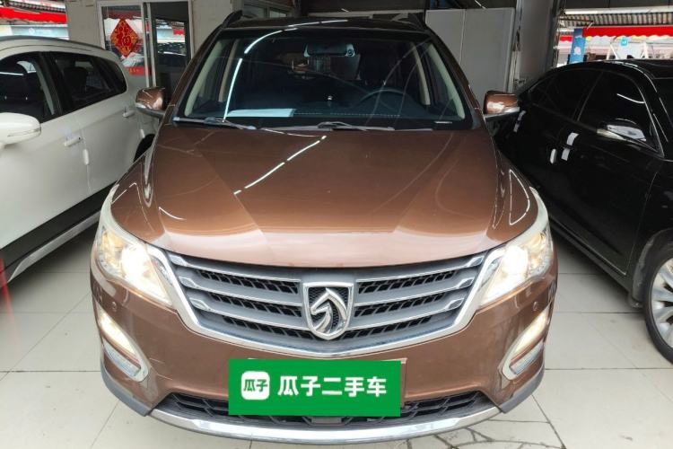 Used Baojun 560 2015 1.8L manual luxury version Front