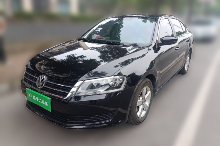 Used Volkswagen Lavida 2013 1.6L Manual Fashion Edition