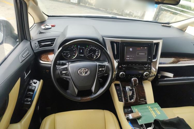 Used Toyota Alphard 2018 Revised Version 3.5L Luxury Edition Steering Wheel