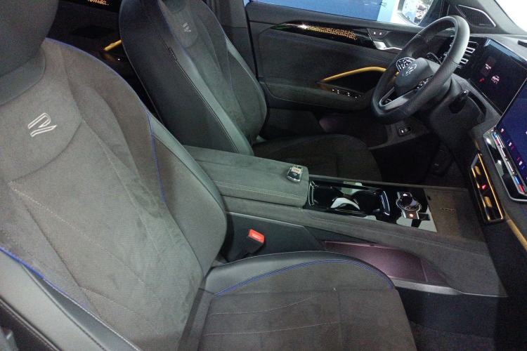 Used Volkswagen Tiguan L 2024 PRO 380TSI Four-Wheel Drive R-Line Prestige Edition
