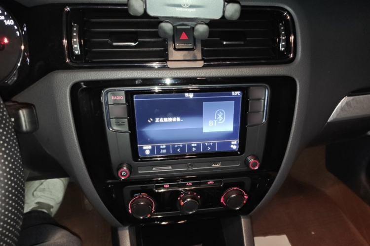 Used Volkswagen Sagitar 2018 1.6L Automatic Comfort Model Interior 3