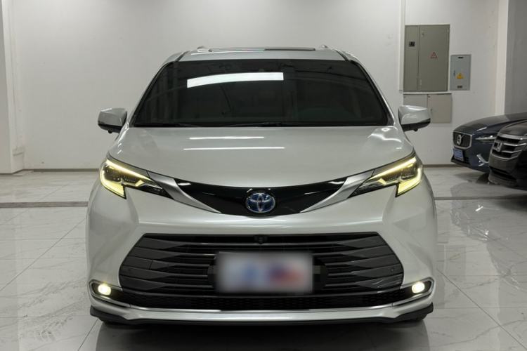 Used Toyota SIENNA 2021 2.5L Hybrid Ultimate Edition Exterior 4