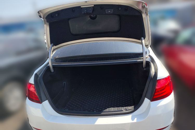 Used BMW 5 Series 2012 535Li Leading Model
