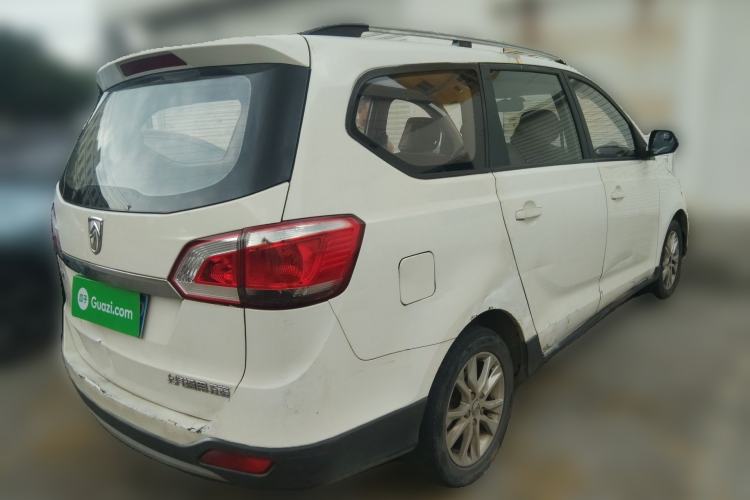 Used Baojun 730 2014 1.5L manual standard trim 7 seats
