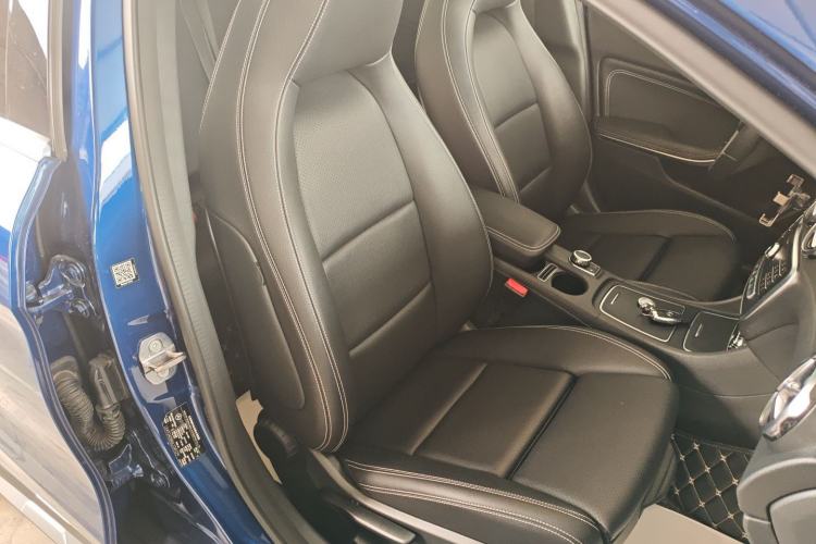 Used Mercedes-Benz GLA 2018 GLA 200 Fashion Model Right Front Seat