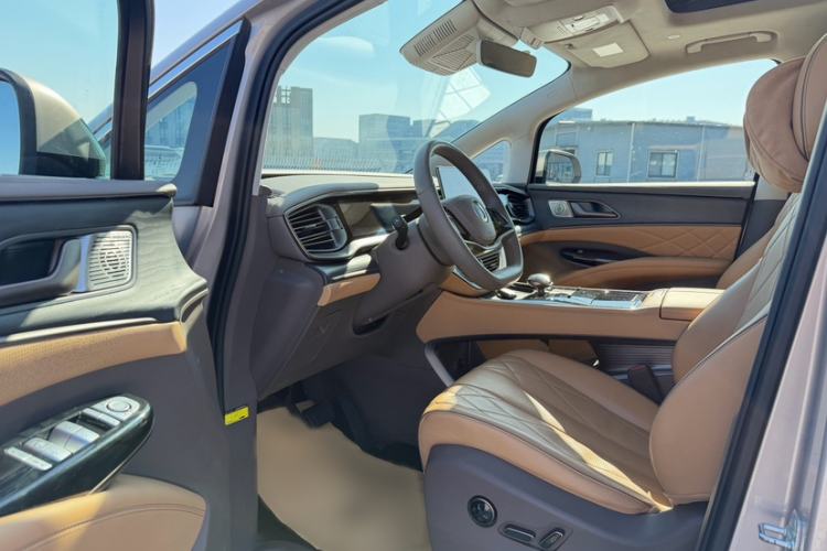 Used Denza D9 2022 EV 600 Four-Wheel Drive Flagship Model