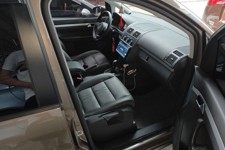 Used Volkswagen Touran 2015 1.4T DSG Comfort Edition 5 Seats
