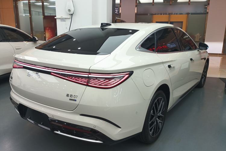 Used BYD Seal 07 DM-i 2025 DM-i 1.5L 125km Prestige Model Rear Right 45 Deg