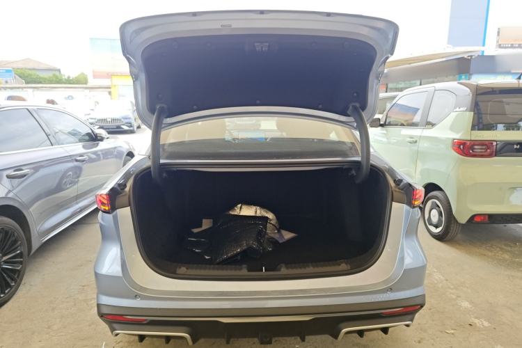 Used Geely Galaxy L6 2025 EM-i 140km Starship Edition
