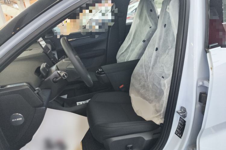 Used Volvo EX30 2025 Rear-Drive Long-Range Version Ultra