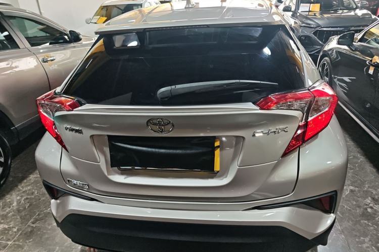 Used Toyota C-HR 2018 2.0L Leading with Sunroof China VI Standard Rear