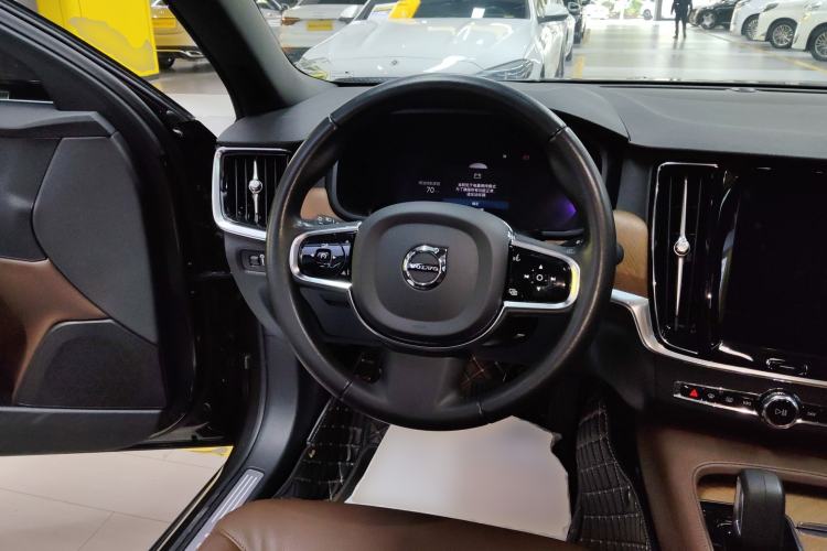 Used Volvo S90 2022 B5 Zhiyi Luxury Edition