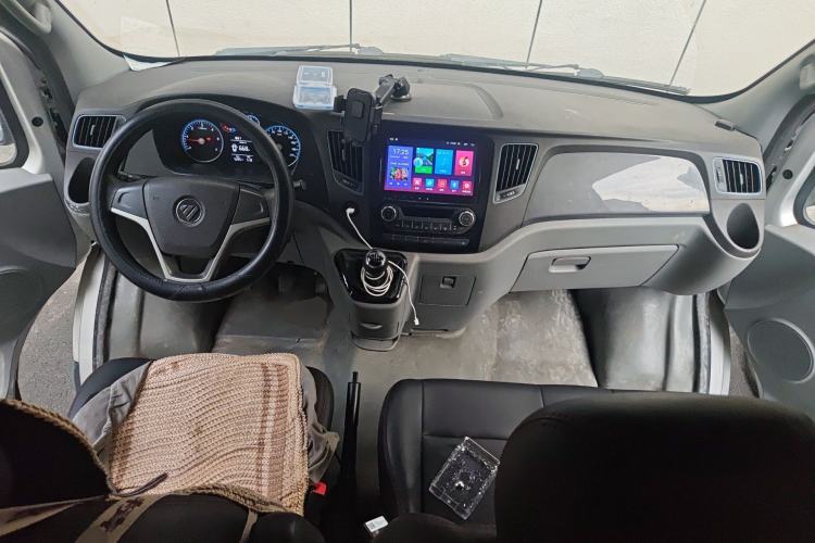 Used Foton Toano 2021 2.0T Manual Tongtu Short Wheelbase Mid-Height 5/6-Seater 4F20TC3 Center Console