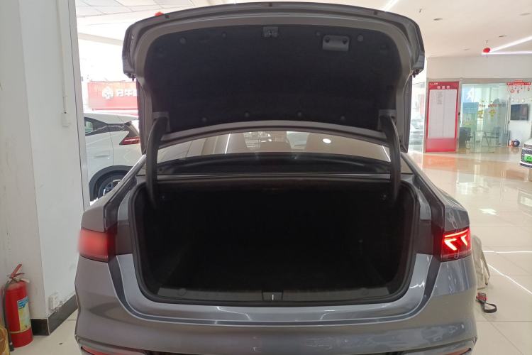 Used BYD Qin PLUS 2024 HONOR Edition DM-i 55KM Leading Model Trunk