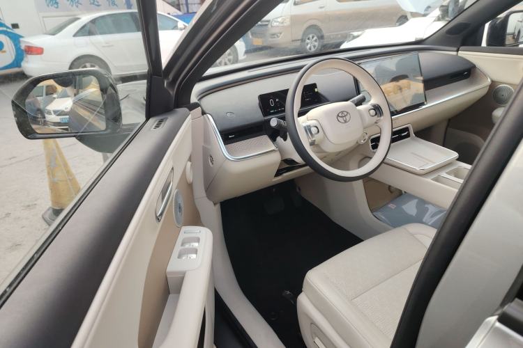 Used Toyota bZ3 2024 616 km Long-Range PRO