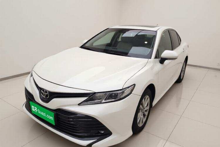 Used Toyota Camry 2018 2.0E Leading Edition