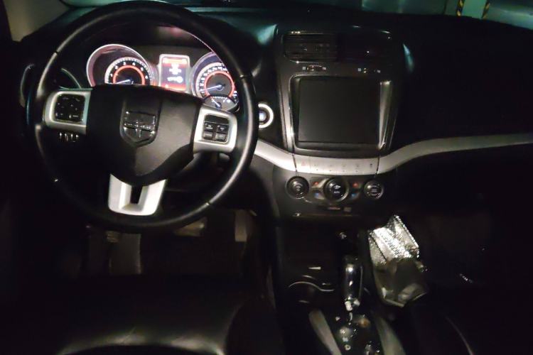 Used Dodge Journey 2013 2.4L Two-Wheel Drive Luxury Version
